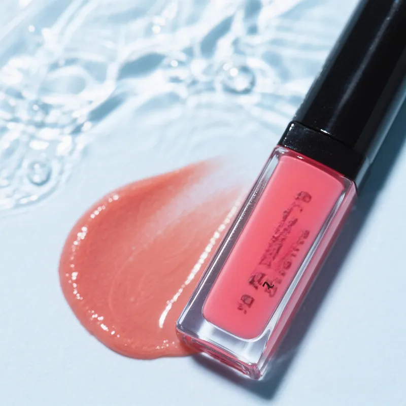 ASV lūpu spīduma piegādātājs